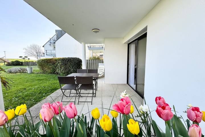 Appartement entier, Bel appartement face à la mer – Terrasse et jardin in Larmor-Plage, Côte des Mégalithes