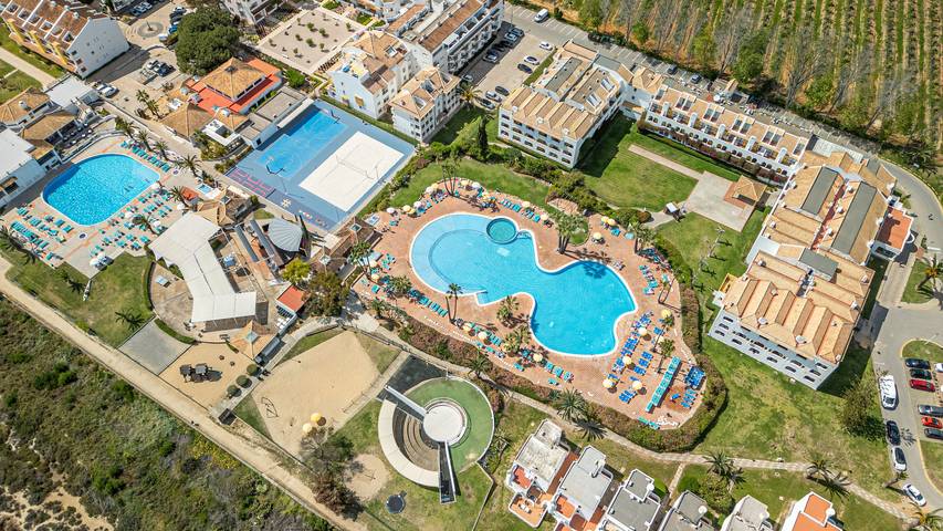 Vakantieappartement voor 5 personen, with Balkon and Terras as well as Tuin and Zwembad in Tavira