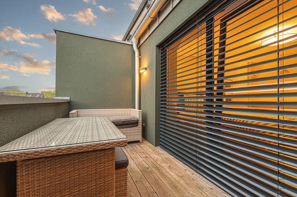 Apartamento entero, 85qm Balkon Suite mit 2 Schlafzimmern und Balkon in Willich, Lower Rhine