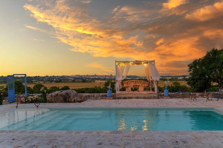 B&b per 2 persone, con piscina e panorama nonché giardino in Putignano
