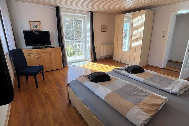 Ganze Wohnung, Ferienwohnung Oberland  Ammersee Landsberg in Pürgen, Romantische Straße