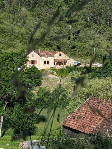 Gîte pour 4 personnes, avec jardin et vue, animaux acceptés à Urval