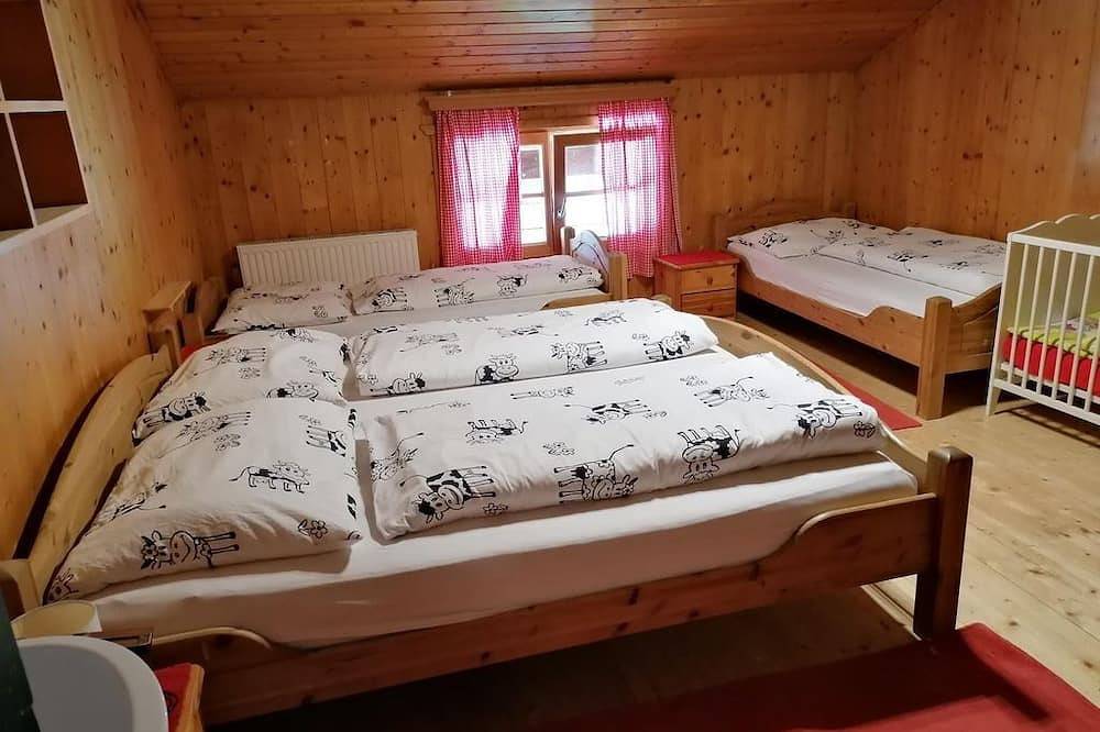 4-Bett-Zimmer - Hausbergerhof Gästehaus Ainberger in Brixlegg, Kaisergebirge