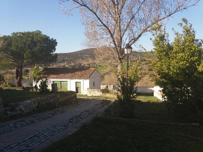 Landhaus 'Casa Rural De Benjamín Palencia' mit Bergblick und privatem Garten in Villafranca de la Sierra, Ávila und Umgebung