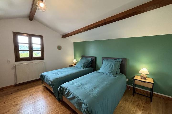 Gîte pour 8 personnes, avec jacuzzi et jardin à La Chabanne - 2