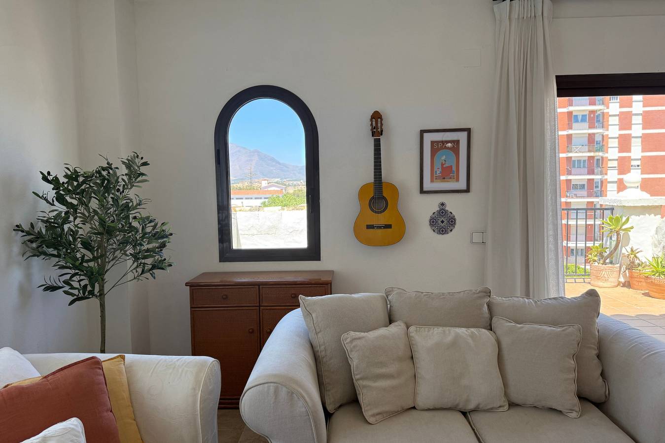 Ganze Wohnung, Ferienwohnung für 4 Personen mit Terrasse in Puerto de la Duquesa, Manilva