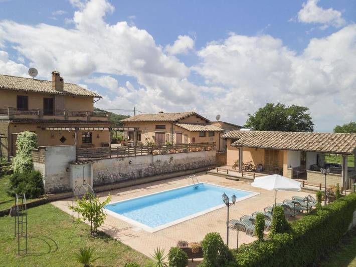 Ferienhaus für 6 Personen, mit Balkon und Terrasse sowie Pool