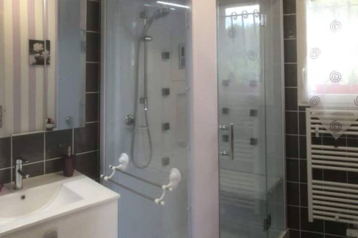 Location de vacances pour 2 personnes, avec jacuzzi ainsi que jardin et terrasse à Jonzac - 3