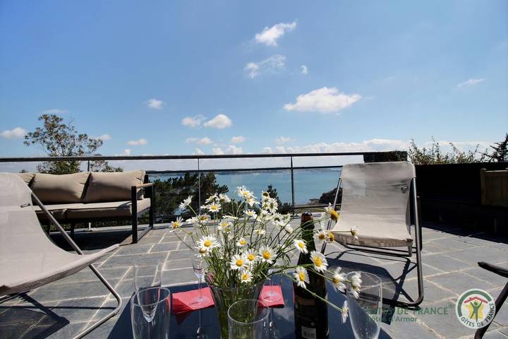 Gîte pour 11 personnes, avec jardin et terrasse à Trébeurden - 4