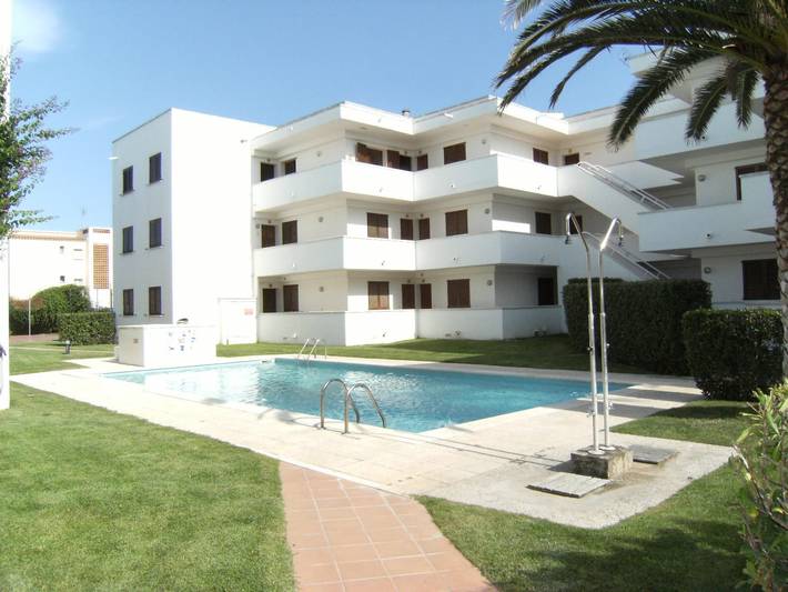 Location de vacances pour 6 personnes, avec piscine et jardin, adapté aux familles dans Cala Montgo