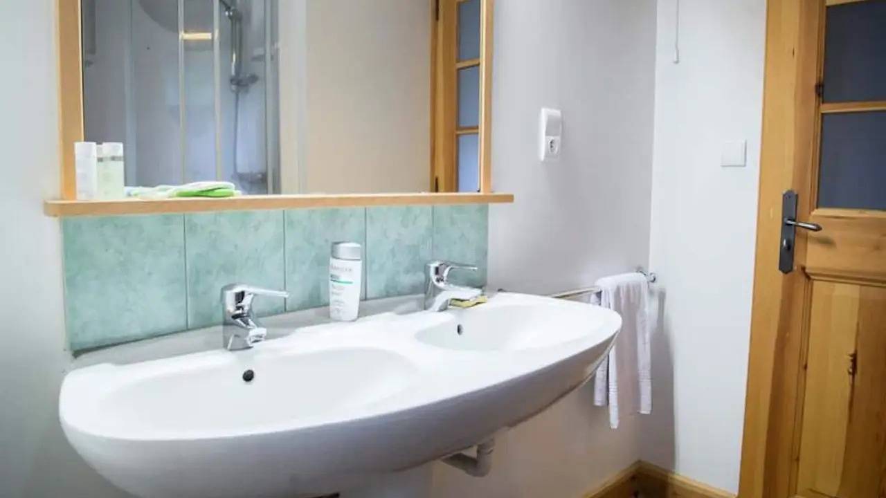 Ganze Ferienwohnung, Ferienwohnung für 6 Personen in Arzenc-d'Apcher in Arzenc-d'Apcher, Mende und Umgebung