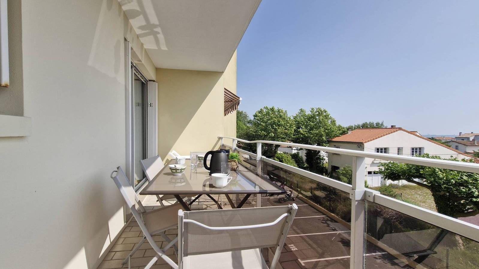 Appartement entier, Royan - Appartement Vue Mer - à Seulement 300m Plage et Commerces in Pontaillac, Royan