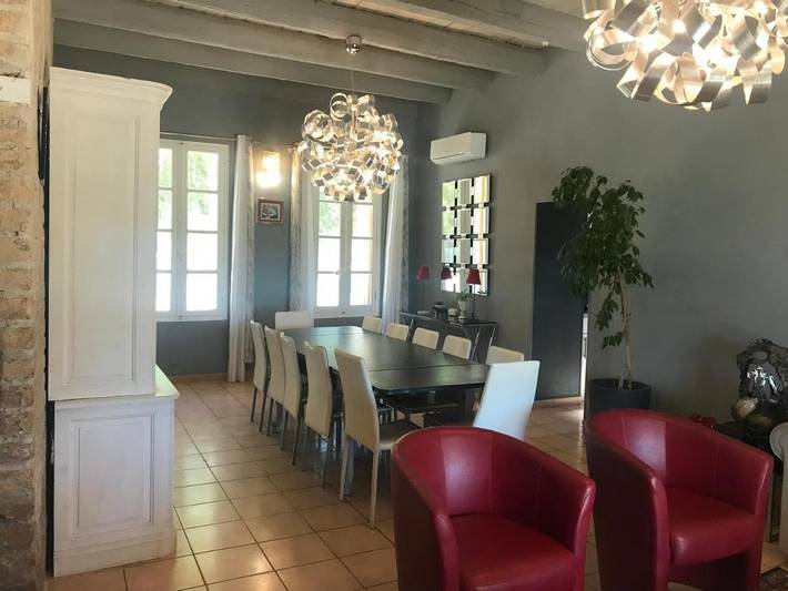 Location de vacances pour 12 personnes, avec piscine et vue ainsi que bassin pour enfant et jardin, animaux acceptés à Saint-Gilles - 3