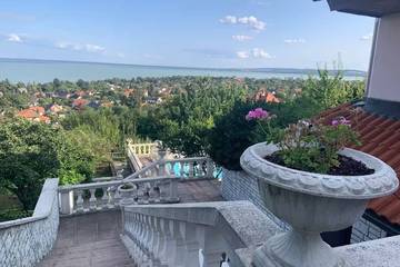 Villa für 8 Personen, mit Whirlpool und Balkon, mit Haustier am Balaton