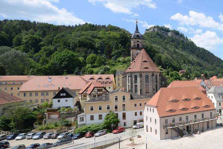 Ferienwohnung für 5 Personen, mit Terrasse und Garten sowie Ausblick in Festung Königstein