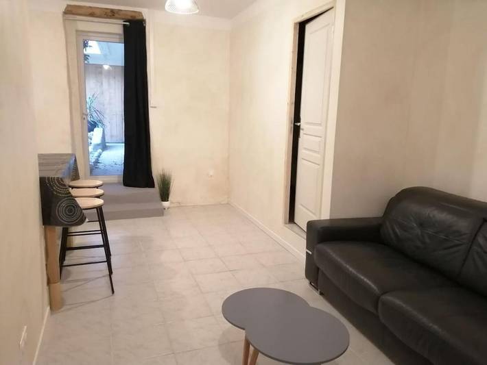 Gîte pour 6 personnes, avec terrasse à Ortaffa