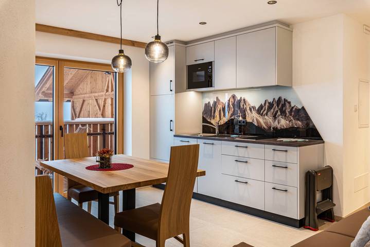 Appartamento "Planerhof Lilie" con vista montagna, terrazza comune e Wi-Fi in Pardell, Funes