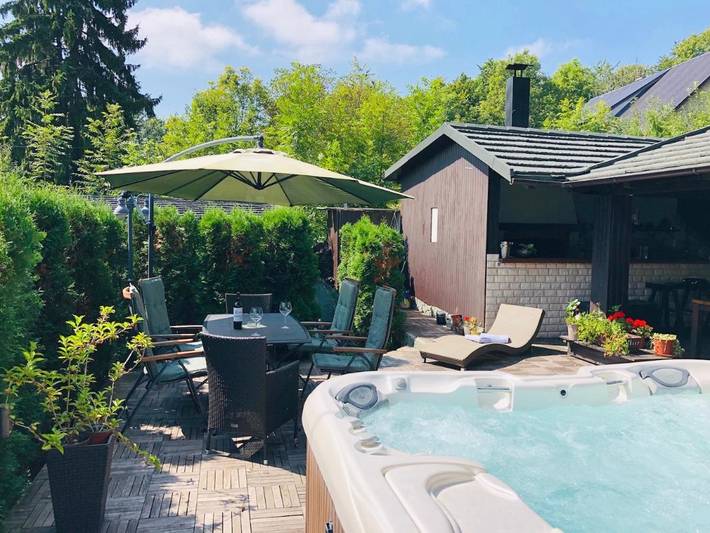 Maison d’hôte pour 3 personnes, avec Terrasse et Jacuzzi ainsi que Jardin et Sauna dans Plitvička Jezera