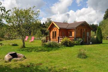 Chalet pour 4 personnes, avec balcon ainsi que vue sur le lac et jardin dans Haute-Saône