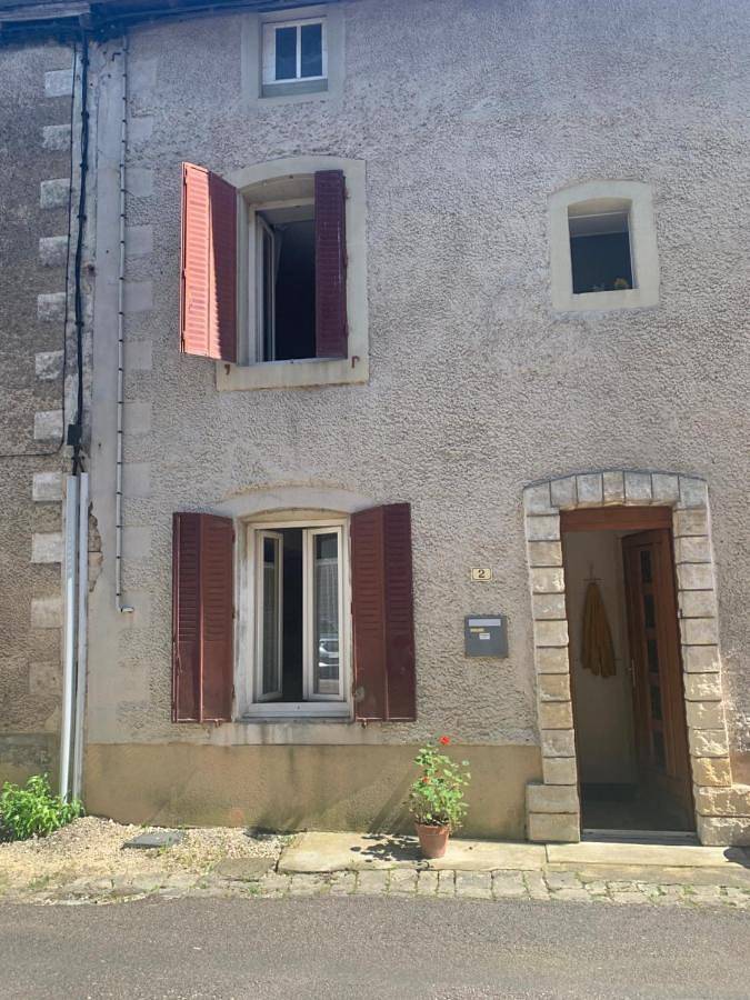 Gîte pour 8 personnes, avec jardin dans Vignory