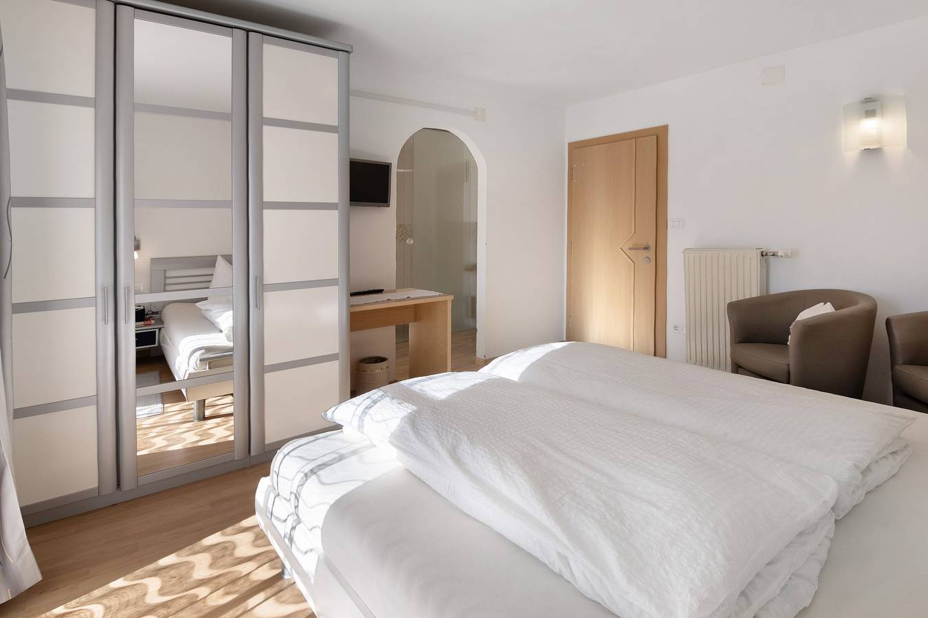 Ganze Wohnung, Ferienwohnung 'Haus Peer A 2' mit Bergblick, privater Terrasse und Wi-Fi in Burgeis, Mals