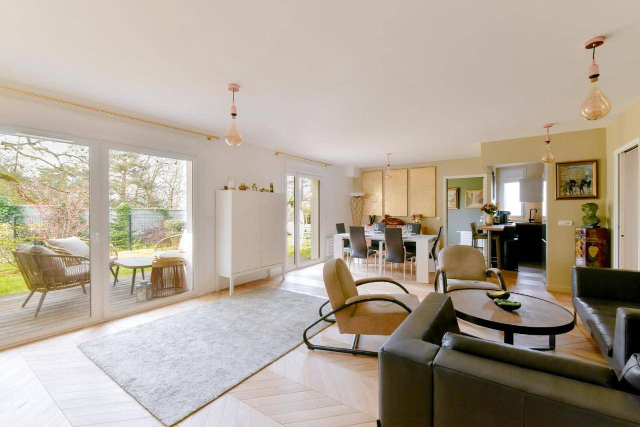 Appartement entier, Exigehome-Comme une maison avec jardin et parking privé in Versailles, Yvelines