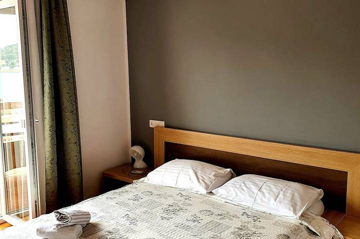 Ganze Wohnung, Modern Apartman - 4 To 6 Persons With A Stunning Sea View in Tisno, Dalmatinisches Festland