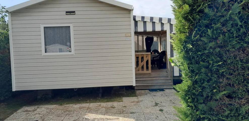 Hôtel pour 8 personnes, avec jacuzzi ainsi que piscine et jardin, adapté aux familles