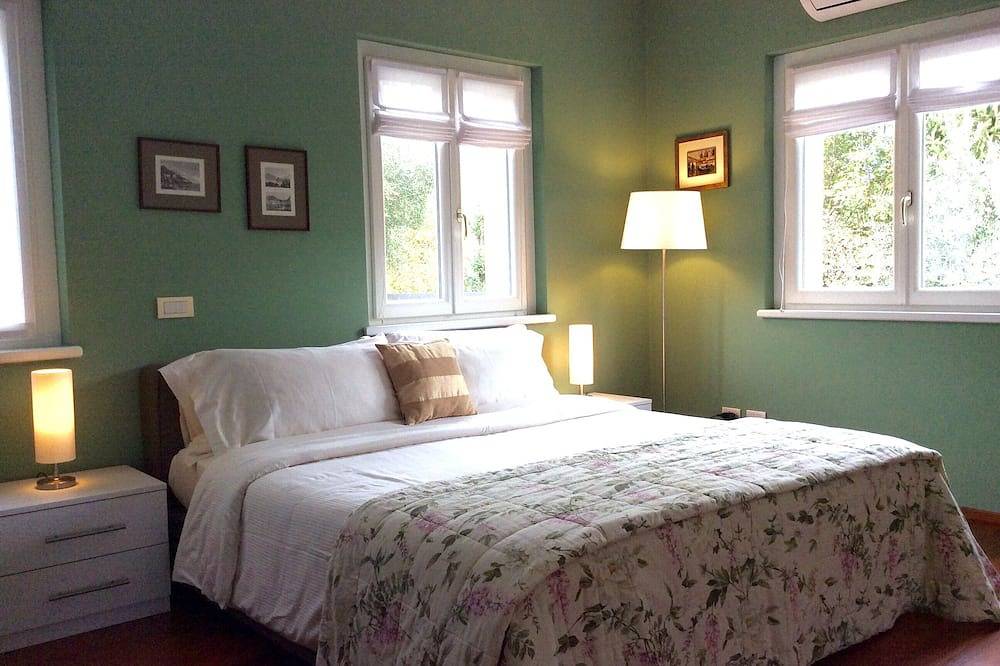 Luxury Apartment in Villa, Lake View and Private Garden in Bellagio, Comune di Bellagio