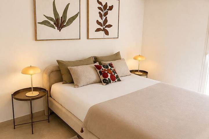 Ganze Wohnung, Elegant apartment in the Petite Camargue in Saint-Laurent-d'Aigouze, Mittelmeerküste (Frankreich)