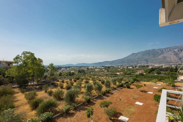 Ferienwohnung für 4 Personen, mit Garten in Loutraki