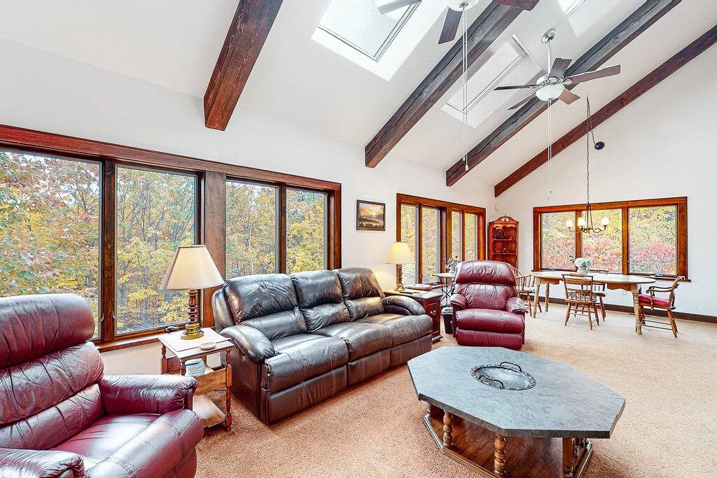 Lovely dog-friendly home with firepit, Ev outlet, & washer/dryer in Gilford, Lake Winnipesaukee