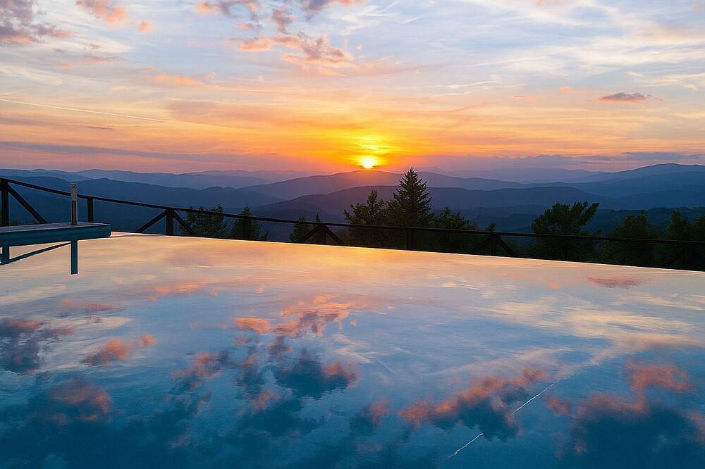 Toskanische Villa mit Infinity-Salzpool und beheiztem Whirlpool mit atemberaubender Aussicht in Pelago, Valdarno