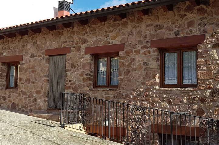 Gîte pour 12 personnes à Valgañón