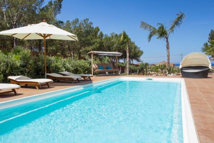 Villa voor 16 personen, with Terras and Tuin as well as Zwembad in San Vito Lo Capo