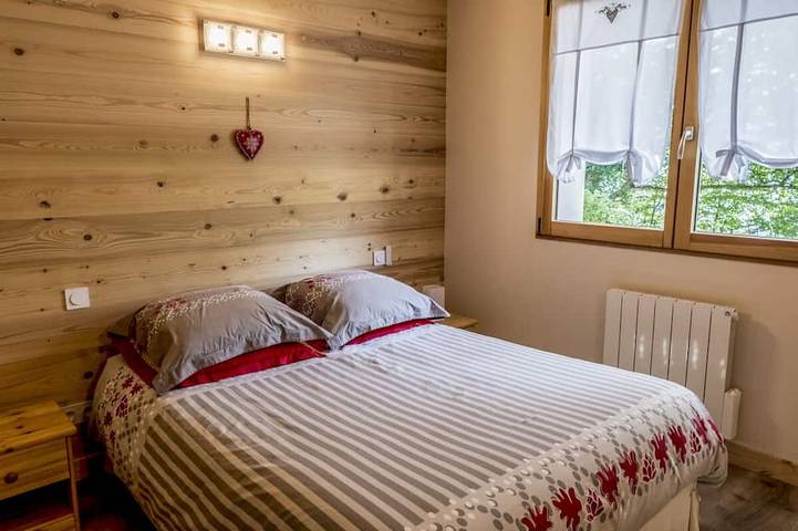 Gîte pour 4 personnes, avec jardin et terrasse à Verchaix - 2