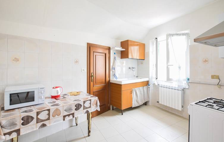 Appartamento intero, Accogliente appartamento con 2 camere da letto vicino alle attrazioni di Varese Ligure in Varese Ligure, Provincia di La Spezia