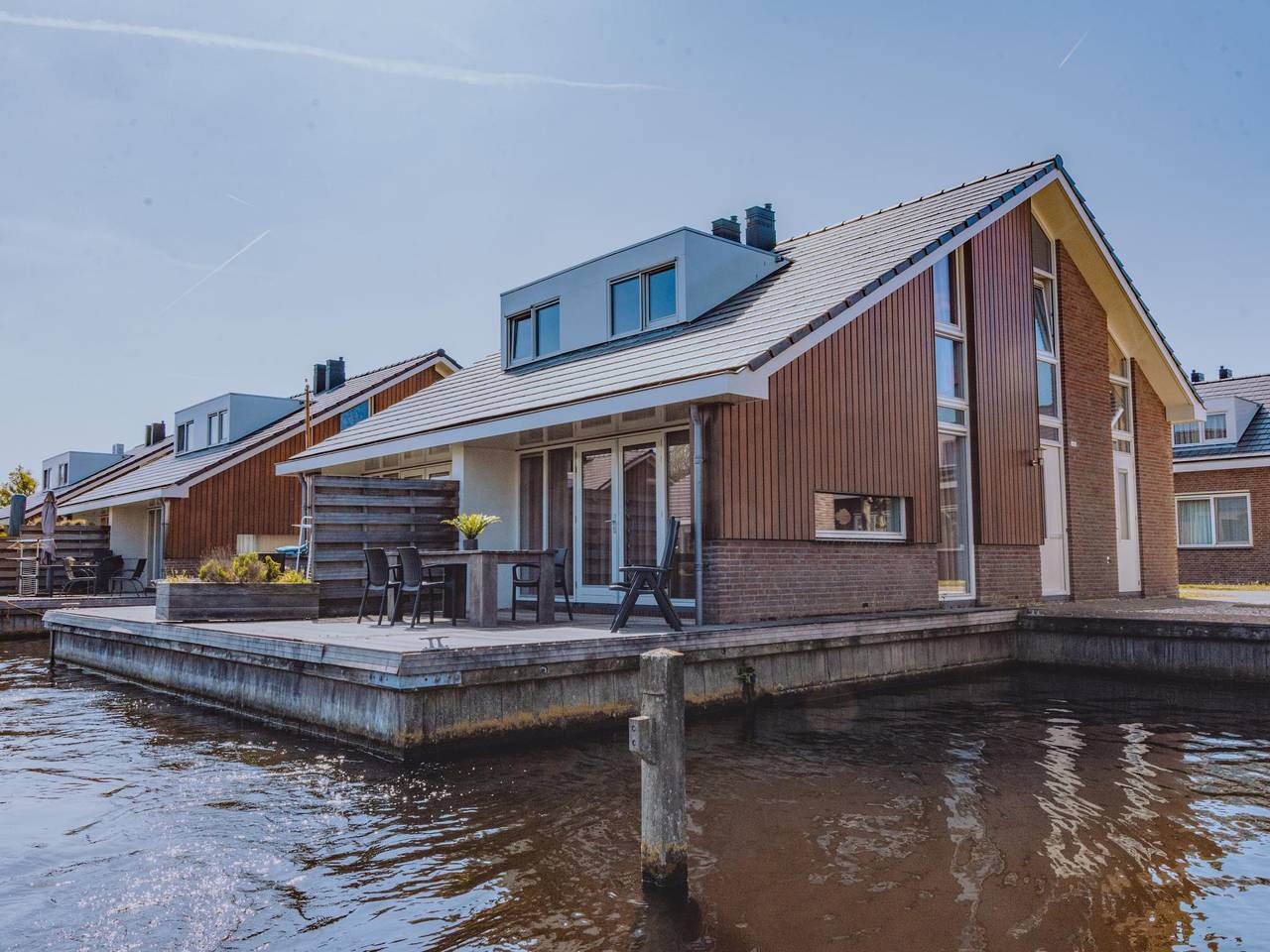 Geräumiges und modernes Haus direkt am Wasser
 in Uitgeest, Noord-Holland - Nordseeküste