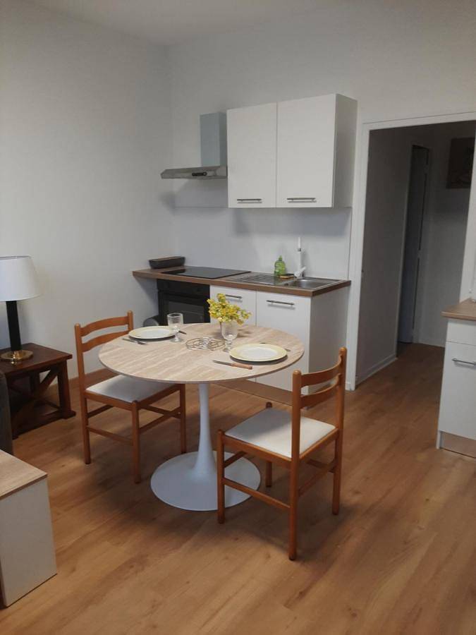 Appartement entier, One-Bedroom Apartment in Saint-Jean-en-Royans, Parc naturel régional du Vercors