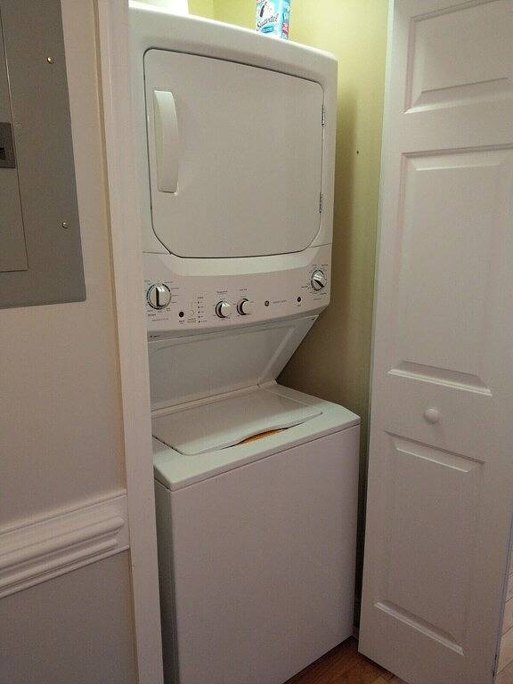 Ganze Wohnung, 8th Floor Riverwalk Retreat.... With Views to Die For!! in Wilmington, New Hanover County