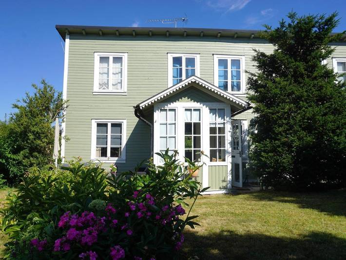 Hus för 4 Personer, med Terass och Trädgård i Ronneby