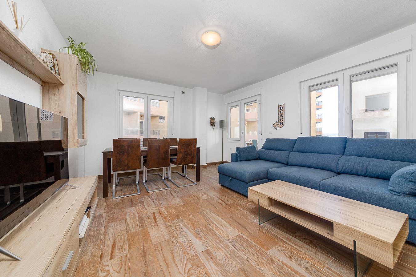 Entire vacation apartment, Remarkable 3-Bed Apartment in Torrevieja in Torrevieja Centre, Torrevieja