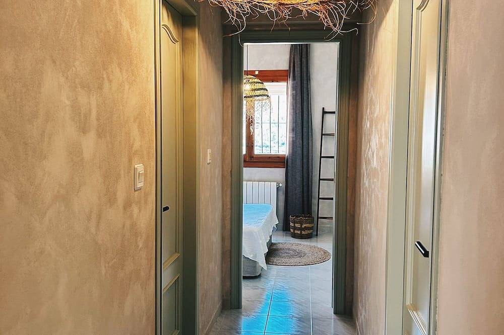 Winter sun getaway: authentic villa with stunning mountain views in Adsubia, Costa Blanca
