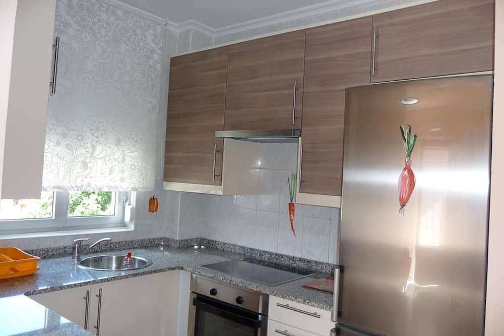 Entire apartment, Apartment For 4 People In Liencres in Liencres, Piélagos