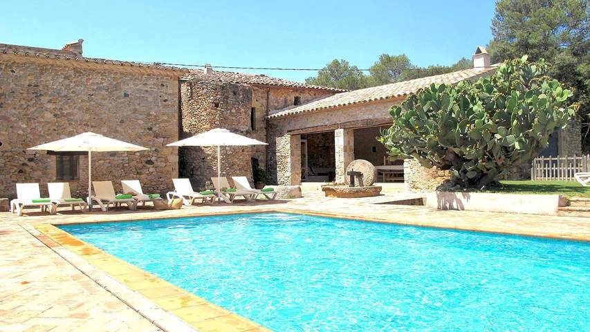 Apartamento de vacaciones para 14 personas, con terraza además de jardín y piscina - 1