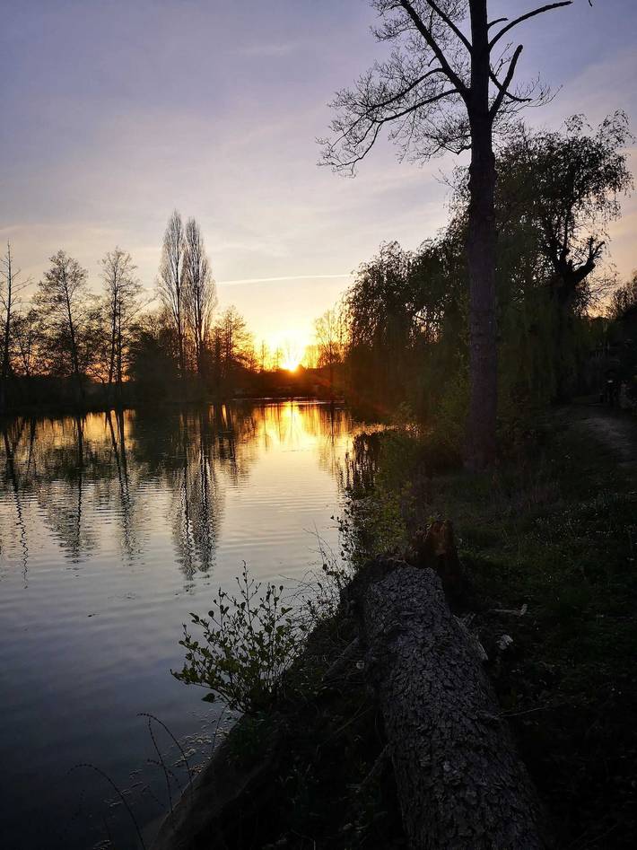 Chalet pour 4 personnes, avec vue sur le lac et terrasse dans le Gers