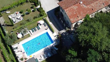 Gîte pour 4 personnes, avec piscine et jardin, animaux acceptés dans Castello (Puegnago sul Garda)