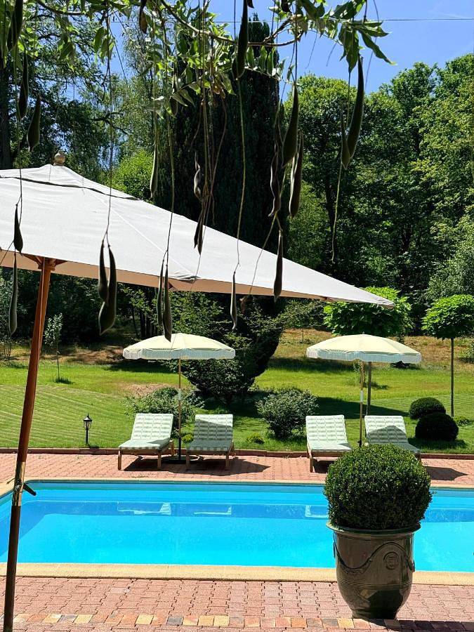 Location de vacances pour 14 personnes, avec piscine ainsi que jardin et vue à Auffargis - 3