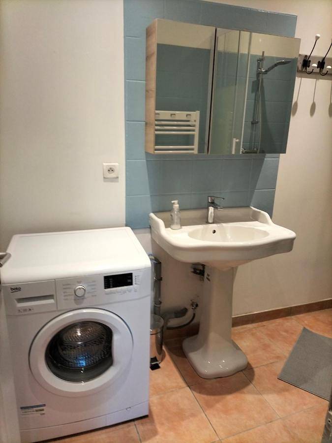 Appartement entier, Two-Bedroom Apartment in Vers-Pont-du-Gard, Région de Nîmes