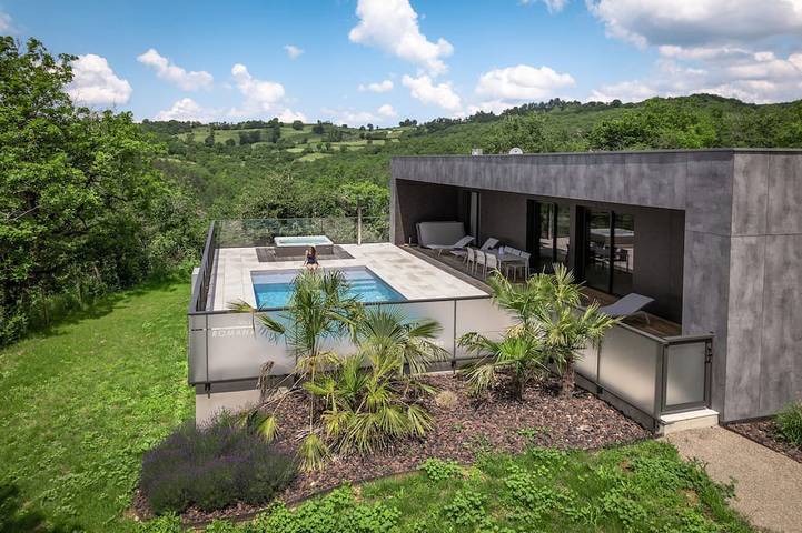 Chalet para 4 personas, con jacuzzi y jardín - 1